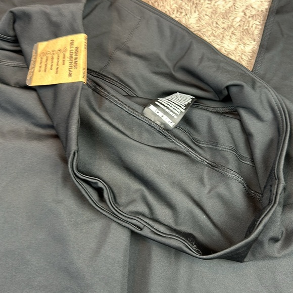 VS PINK Ultimate Active High Waist Full Length Flare Pants - Picture 5 of 7